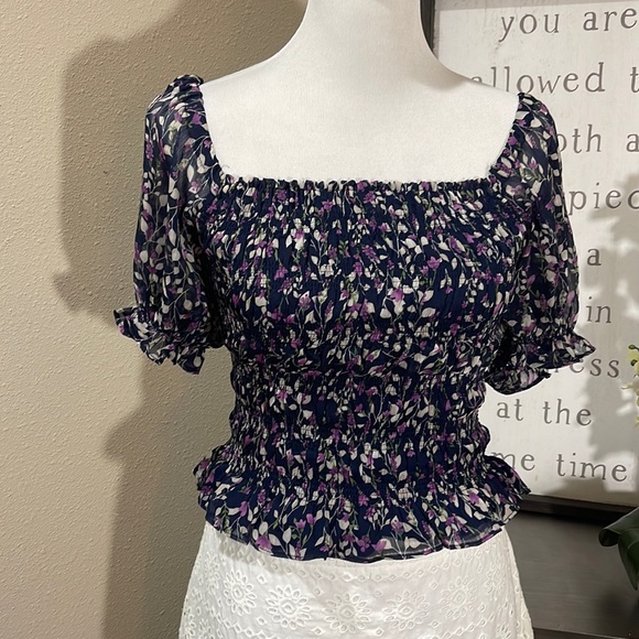 Floral Smocked off the shoulder Top TRN 19 - Picture 1 of 5
